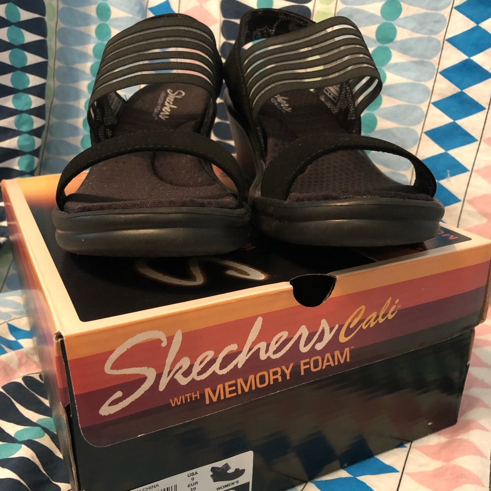 Skechers Cali with memory foam-black size 9